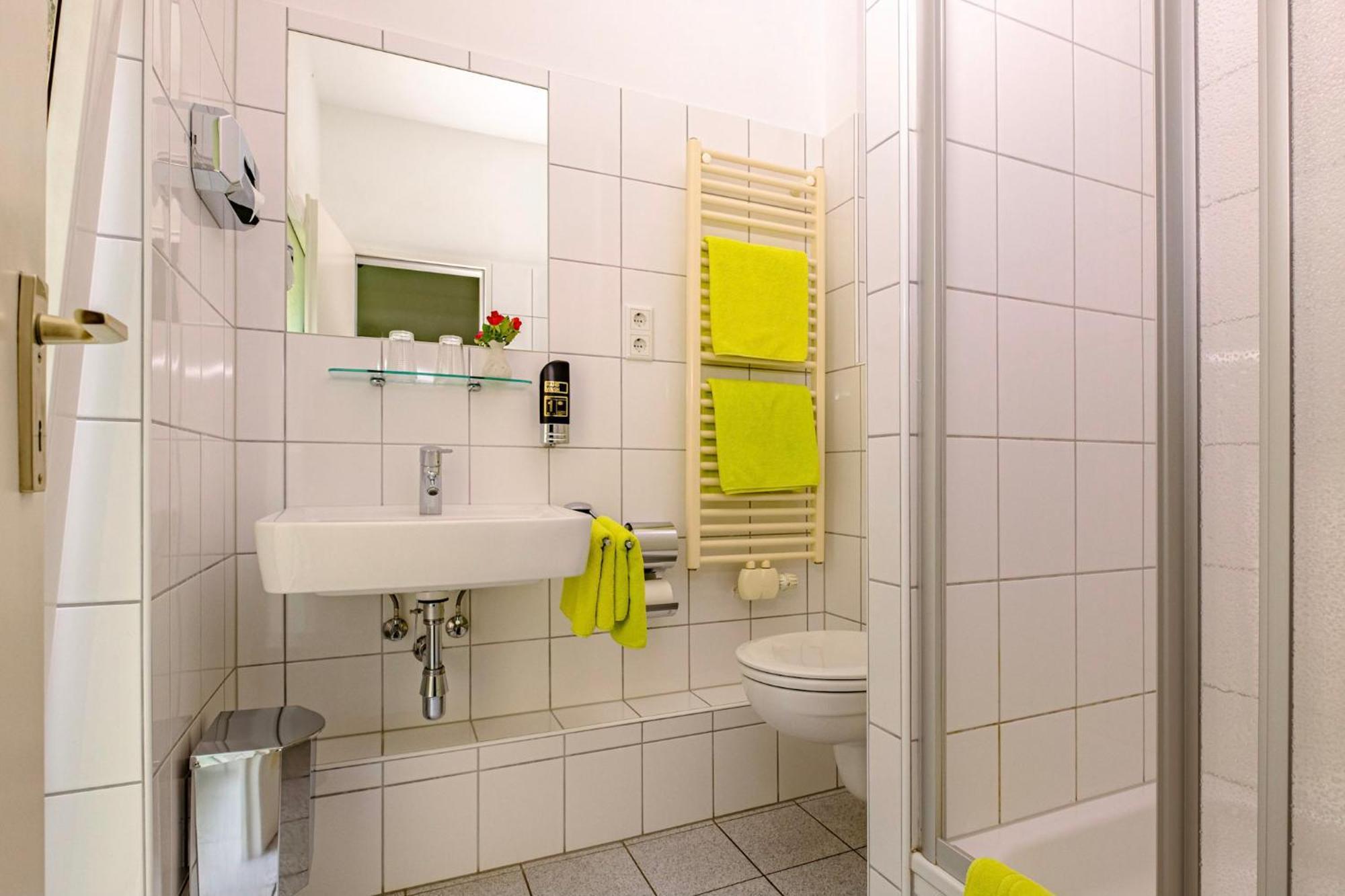 Also-Hotel An Der Hardt Wuppertal Room photo