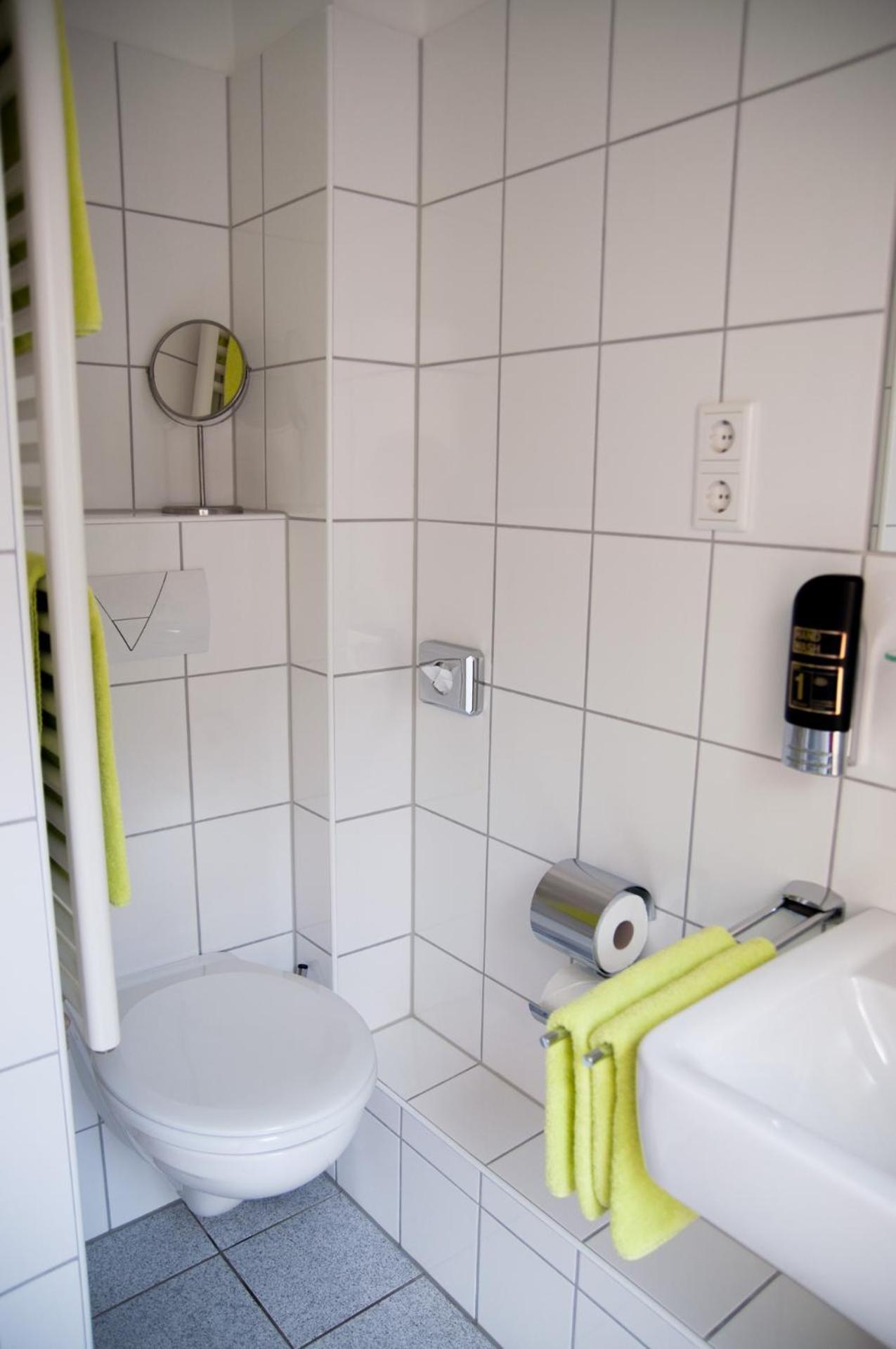 Also-Hotel An Der Hardt Wuppertal Room photo